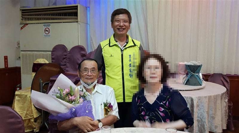 肇事的余文正（左1）2個在英國兒子已經緊急返台。（圖／翻攝自黃家賢臉書）