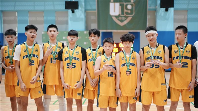 Mamba Select得到季軍，賽後頒獎合影。（圖／U19籃球聯盟提供）