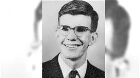 美國一名男大生失蹤逾50年後被尋獲，調查人員表示他的骸骨發現地與靈媒預言高度吻合。（圖／翻攝自臉書）