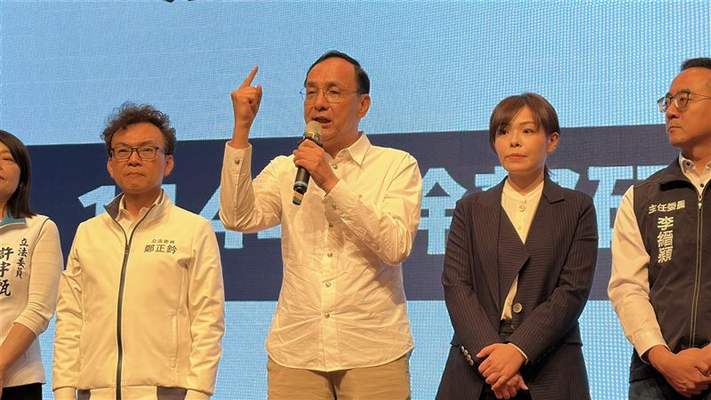 高虹安、鄭正鈐合體數政績　她貼市容照酸