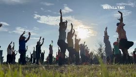 (推)百人瑜珈SOT0911財18