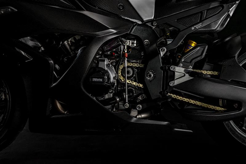 Concept RR採用與M 1000 RR同源的水冷直列四缸引擎,最大馬力超過230匹。(圖/翻攝BMW)