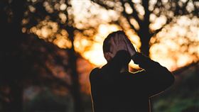 ▲興泰前董座吳金泉炒股遭拘提到案執行，興泰連三跌停崩至77元。（示意圖／PIXABAY） 