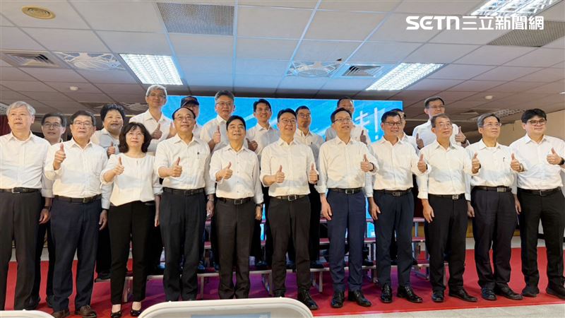 交通部今日舉行「520周年施政成果記者會」。(圖/記者李育道攝影)