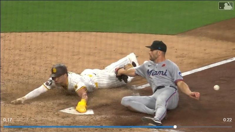 韋德（Tyler Wade）靠暴投跑回致勝分。（圖／翻攝自MLB官網）