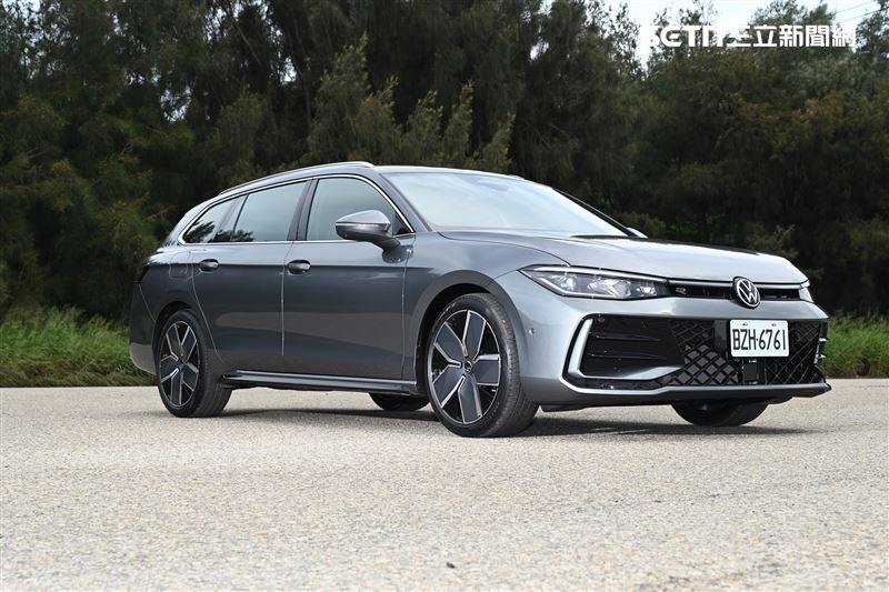 福斯The all-new Passat 330 TSI R-Line旅行車。(圖/鍾釗榛攝影)