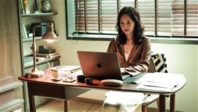 婚內失戀系列電視電影《慶祝》天心在劇中總是以老公的事情為優先，老公卻總是忘記與她有關的重要日子。（圖／寬想國際娛樂提供）