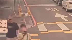 ▲一名陸配在台北市某國小外直播，被警方約談依妨害秘密罪函送。（圖／翻攝畫面）