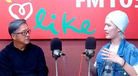 鍾明軒上王偉忠（左）節目（圖／翻攝中廣YT）