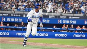 ▲富邦悍將高捷敲出一軍生涯首轟。（圖／富邦悍將提供）