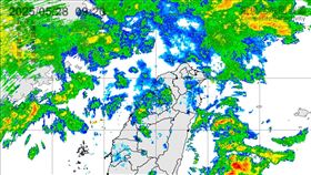 「台灣颱風論壇｜天氣特急」今（28）天上午9時30分許發文提醒，台灣周邊的雲系慢慢變多了。（圖／翻攝自台灣颱風論壇）
