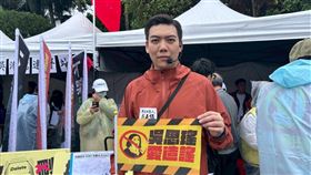 ▲罷瑤召集人賴苡任25日表示，「我可以保證，每張同意書都是由提議人親自寫下，如果後續有任何法律責任，我願意承擔」。（圖／翻攝自賴苡任臉書）

