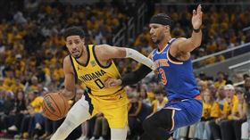 ▲哈利柏頓（Tyrese Haliburton）32分「大三元」帶領溜馬3連勝尼克聽牌。（圖／美聯社／達志影像）