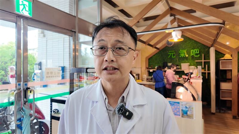 花蓮縣玉里榮民醫院副院長陳育群。(圖/翻攝畫面)