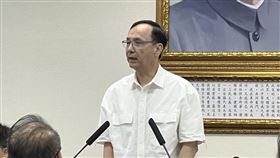 ▲國民黨主席朱立倫28日中常會致詞轟中正路改路名及聲援柯文哲。（圖／記者蘇晏男攝影）