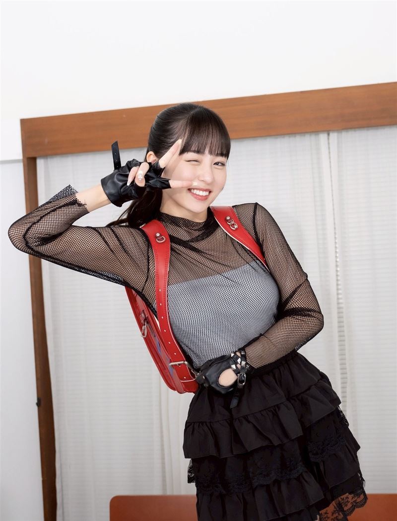 日本女星本城花(本城はな)曾擁有4年偶像經歷。(圖/翻攝自X平台)