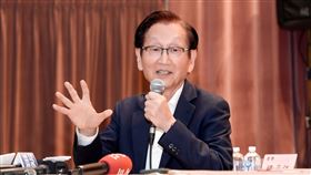 華碩今召開股東會，創辦人兼董事長施崇棠今親上火線，談AI布局與輝達北士科落腳，妙語如珠！笑稱歡迎輝達入駐北士科，但強調「別來挖(角)我的人！」（圖／華碩提供）