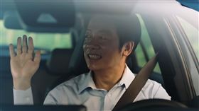 賴清德開車照（翻攝自在路上影片）
