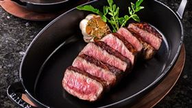 教父牛排,台北漢來大飯店,牧場乾式熟成紐約客牛排(業者提供)