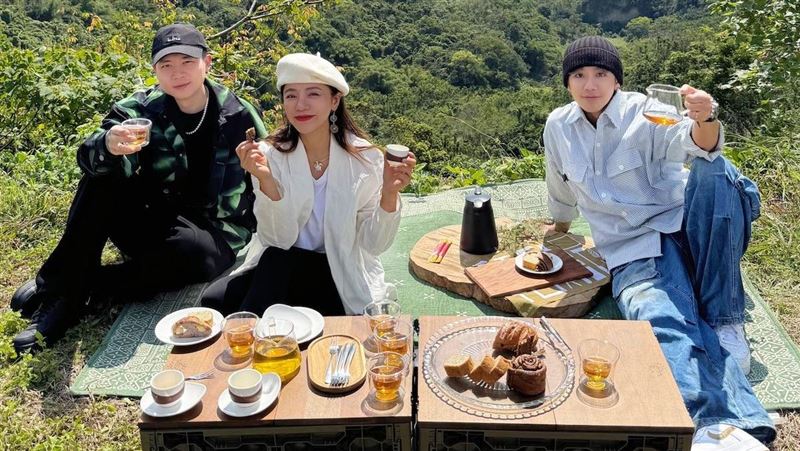 丁噹走訪花蓮　臉上「塗一物」效果超驚人