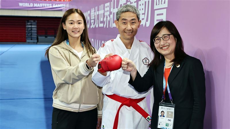 恩師趙志才出戰世壯運空手道,文姿云改當教練陪同。(圖/世壯運執委會提供)