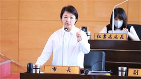 台中大巨蛋選址曝光 盧秀燕盼多給祝福、協助台中大巨蛋選址落腳水湳經貿園區，市長盧秀燕（前）以台北大巨蛋為例，希望政治人物對城市建設多給祝福、協助。中央社記者趙麗妍攝  114年5月28日