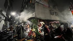 消防隊到場搶救的情形。（圖／翻攝畫面）