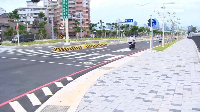 待轉區綠燈僅5秒　騎士怨：起步秒變燈