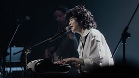 王謙上週末舉辦Full Band演唱會「From Memo to Memories」，呼應其最新創作EP《Memo》（圖／形上娛樂提供）