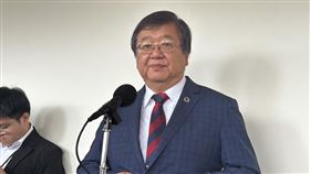 邱泰源在立院受訪談新冠抗病毒藥物存量。（圖／記者簡浩正攝影）