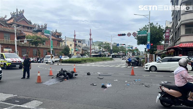 新／台南海安路驚悚車禍！2男躺地血直流