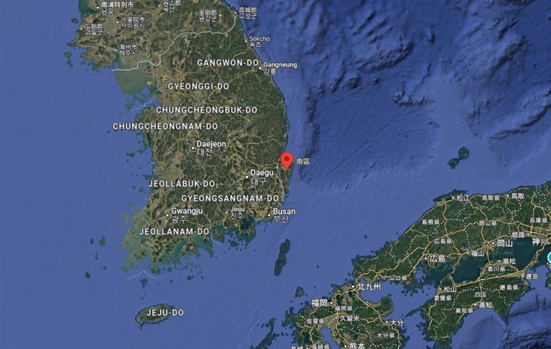 慶尚北道浦項市南區，海軍輕型機墜落於山上。（圖／翻攝自Google maps）