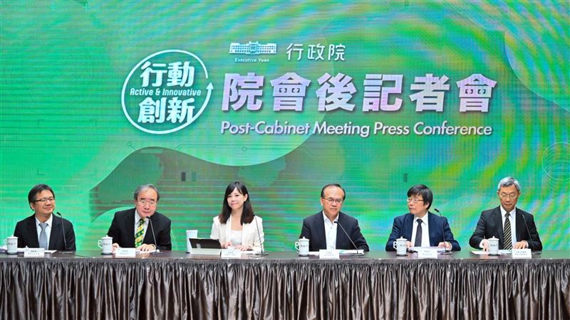 政院拍板修正攬才專法 鬆綁永久居留門檻