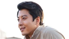 ▲韓星李東健離婚五年後傳出新戀情。（圖／翻攝自李東健臉書）