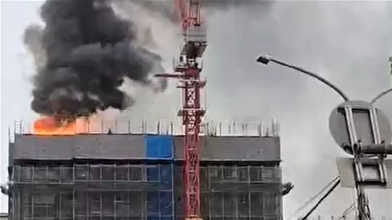 新／新莊建案工地竄大火　周遭交通癱瘓