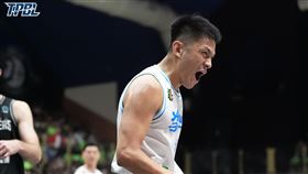 ▲高雄全家海神于煥亞砍進三分球怒吼。（圖／TPBL提供） 