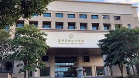 嘉縣莊姓男子利用照顧老闆2名未成年外孫女機會伸狼爪，涉嫌猥褻及拍攝裸露畫面，案經美國相關單位通報，警方逮捕並移送，嘉檢向嘉院聲押獲准。圖為嘉義地方法院。（中央社檔案照片）