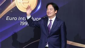 總統賴清德（圖）29日晚間在台北萬豪酒店應邀出席「2025歐洲日晚宴」，向與會來賓揮手致意。中央社記者謝佳璋攝 114年5月29日