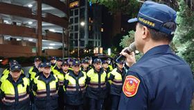 警方進行威力掃蕩擴大臨檢。（圖／翻攝畫面）
