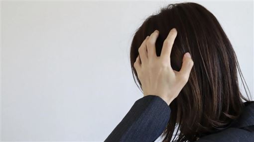 保全替暈倒女師CPR　她崩潰：揉胸又伸舌