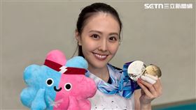 戲劇女神張晏塵一舉奪下世壯運排球金牌和銀牌。（圖／張晏塵提供）