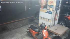 男子因借不到錢遷怒檳榔攤，毆打檳榔攤員工被逮。（圖／翻攝爆料公社）