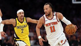 ▲布朗森（Jalen Brunson）攻下32分帶領尼克續命。（圖／路透社／達志影像）