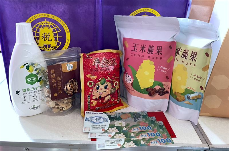 此次捐血活動贈送實用禮品，民眾反應熱烈。（圖／翻攝網路畫面）