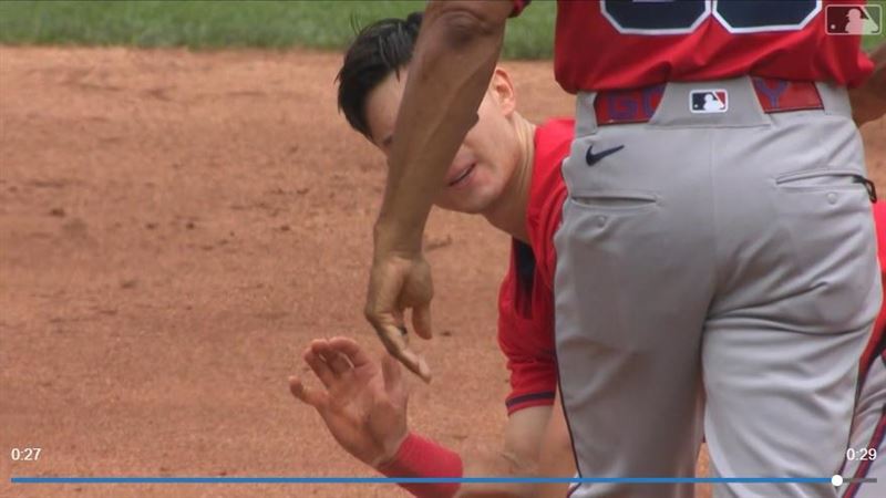 費爾柴爾德(Stuart Fairchild)盜二壘弄傷手指傷退。(圖/翻攝自MLB官網)