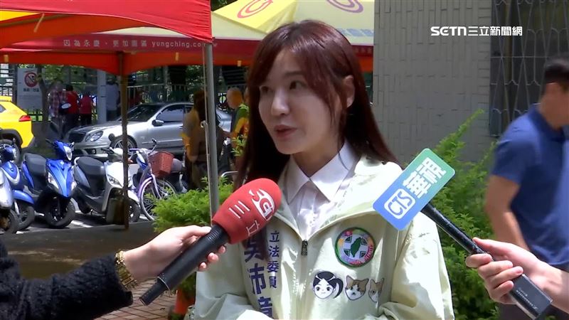 鍾小平送1049份罷免連署書！吳沛憶嗆這句