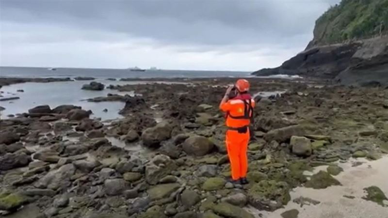 綠島岸邊漂航空器殘骸 軍方鑑識中