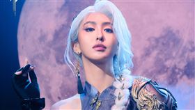 薔薔帥辣演繹「逆水寒」　女鐵衣震撼登場