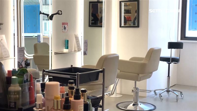 女星遭電棒捲燙傷臉　髮廊負評驚見這1事