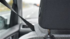 開車 安全帶 副駕駛 駕駛座 示意圖／unsplash